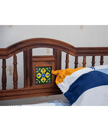 Vismit Solid Sheesham Wood Bed 4