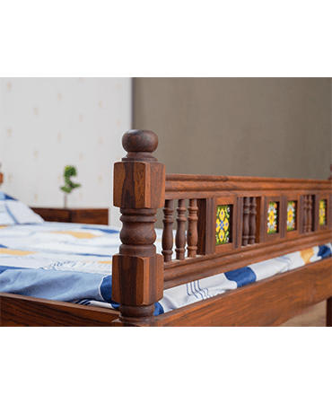 Vismit Solid Sheesham Wood Bed 4